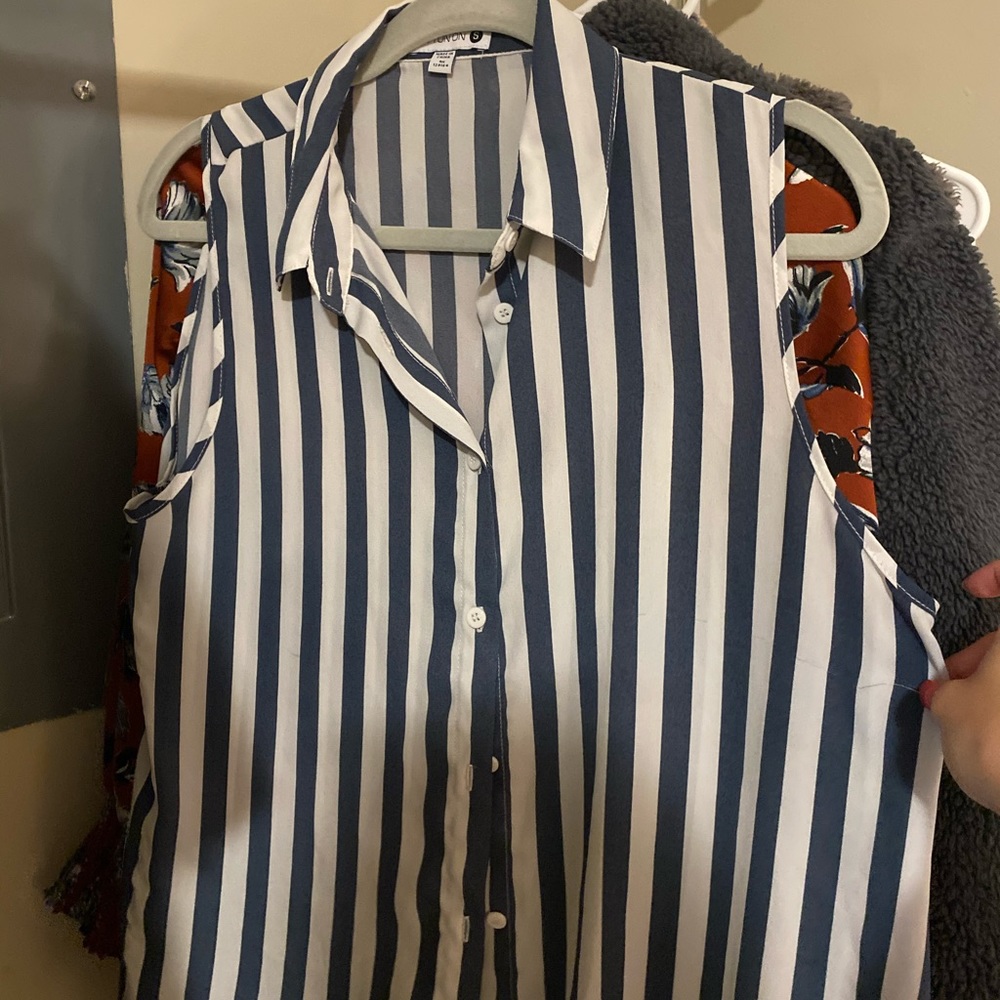 Navy blue /white blouse